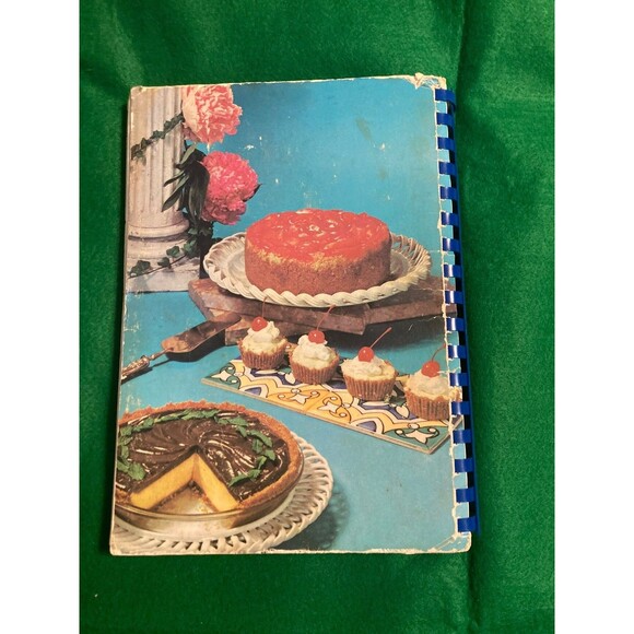 The Panhellenic Cookbook Desserts Vintage Cooking 1969 Recipes - Picture 9 of 9